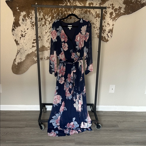Floral Navy Maxi Dress - Picture 1 of 4
